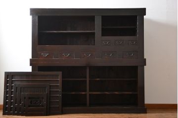 アンティーク家具　古民具・骨董　京都産の重厚な二段重ね六尺水屋箪笥