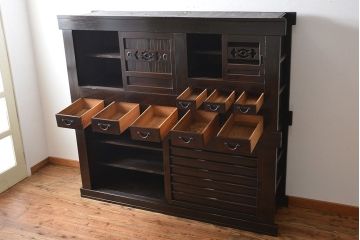 アンティーク家具　古民具・骨董　京都産の重厚な二段重ね六尺水屋箪笥