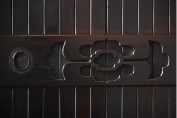 アンティーク家具　古民具・骨董　京都産の重厚な二段重ね六尺水屋箪笥