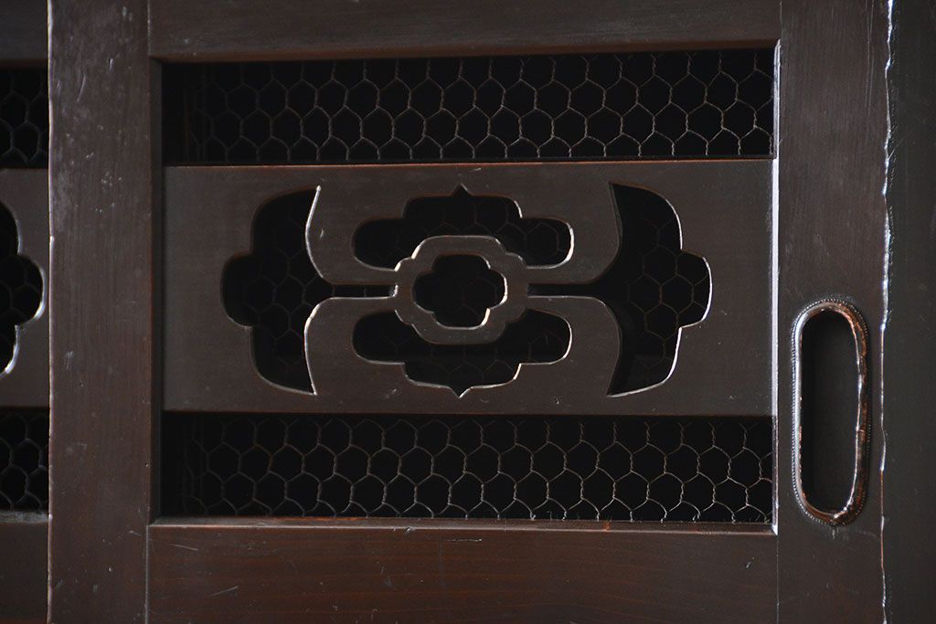 アンティーク家具　古民具・骨董　京都産の重厚な二段重ね六尺水屋箪笥