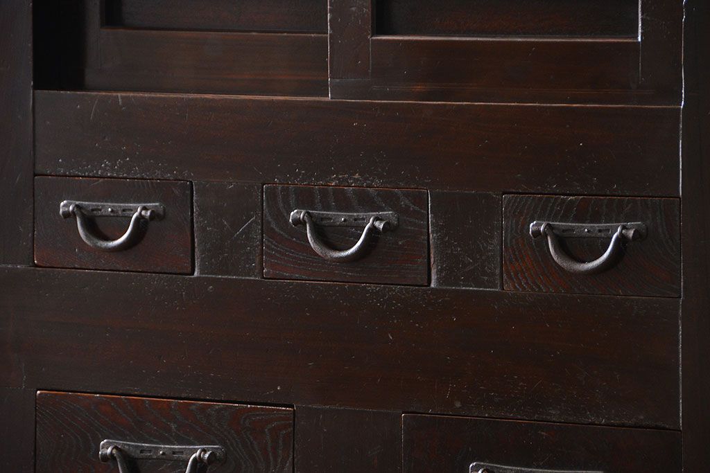 アンティーク家具　古民具・骨董　京都産の重厚な二段重ね六尺水屋箪笥