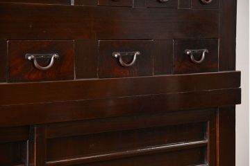 アンティーク家具　古民具・骨董　京都産の重厚な二段重ね六尺水屋箪笥