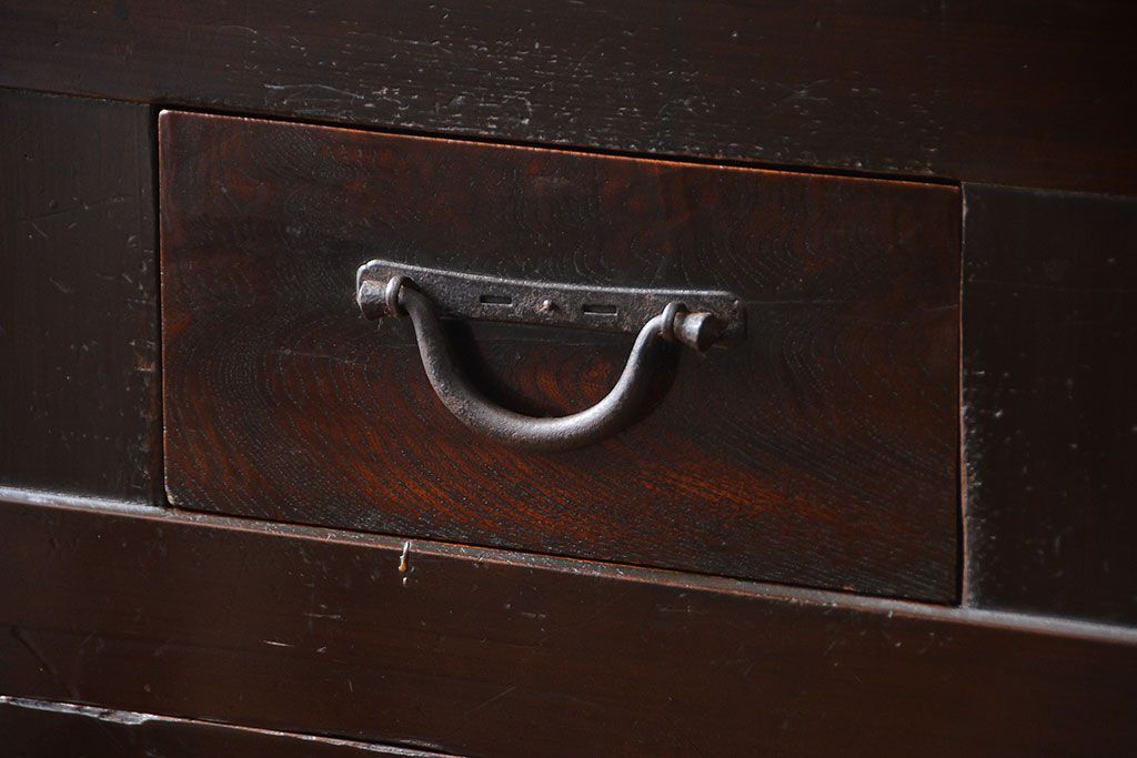 アンティーク家具　古民具・骨董　京都産の重厚な二段重ね六尺水屋箪笥