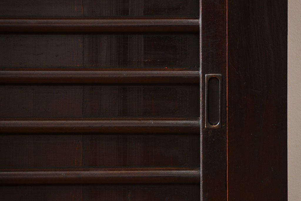 アンティーク家具　古民具・骨董　京都産の重厚な二段重ね六尺水屋箪笥