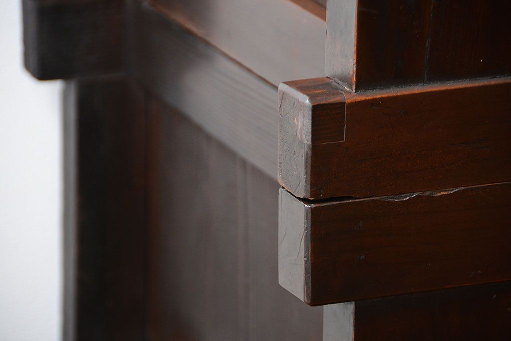 アンティーク家具　古民具・骨董　京都産の重厚な二段重ね六尺水屋箪笥