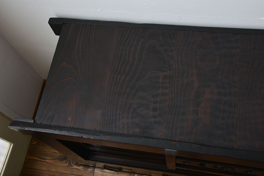 アンティーク家具　古民具・骨董　京都産の重厚な二段重ね六尺水屋箪笥