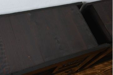 アンティーク家具　古民具・骨董　京都産の重厚な二段重ね六尺水屋箪笥