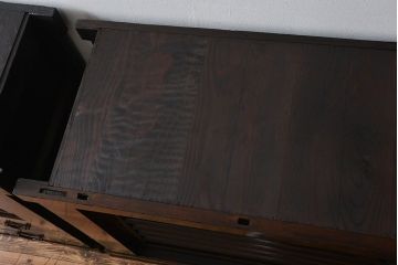 アンティーク家具　古民具・骨董　京都産の重厚な二段重ね六尺水屋箪笥