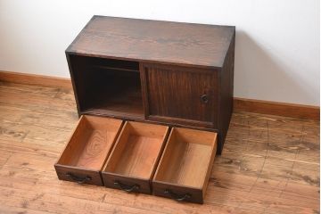 アンティーク家具　アンティーク　桐材!金具が立派な時代箪笥ローボード(1、桐箪笥、桐たんす)