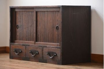 アンティーク家具　アンティーク　桐材!金具が立派な時代箪笥ローボード(1、桐箪笥、桐たんす)