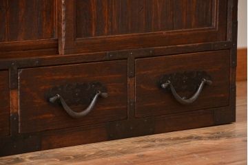 アンティーク家具　アンティーク　桐材!金具が立派な時代箪笥ローボード(1、桐箪笥、桐たんす)