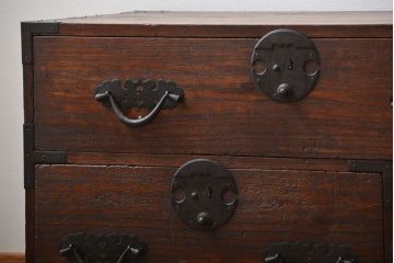 アンティーク家具　アンティーク　桐材!金具が立派な時代箪笥ローボード(2、桐箪笥、桐たんす)