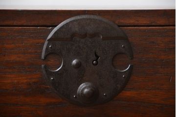 アンティーク家具　アンティーク　桐材!金具が立派な時代箪笥ローボード(2、桐箪笥、桐たんす)