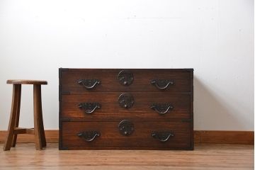 アンティーク家具　アンティーク　桐材!金具が立派な時代箪笥ローボード(3、桐箪笥、桐たんす)