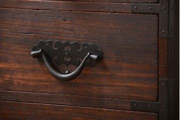 アンティーク家具　アンティーク　桐材!金具が立派な時代箪笥ローボード(3、桐箪笥、桐たんす)