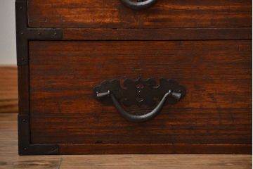 アンティーク家具　アンティーク　桐材!金具が立派な時代箪笥ローボード(3、桐箪笥、桐たんす)
