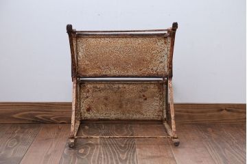 アンティーク雑貨　アンティーク　ジャンクスタイル!オリジナルペイントの踏み台(飾り棚)