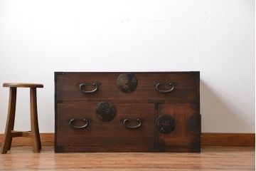 アンティーク家具　和製アンティーク　シンプルな丸金具の時代箪笥ローボード(1)