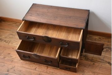 アンティーク家具　和製アンティーク　シンプルな丸金具の時代箪笥ローボード(1)
