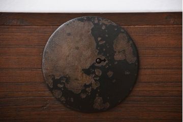 アンティーク家具　和製アンティーク　シンプルな丸金具の時代箪笥ローボード(1)