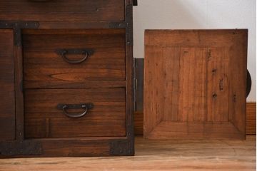 アンティーク家具　和製アンティーク　シンプルな丸金具の時代箪笥ローボード(1)