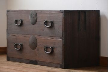 アンティーク家具　和製アンティーク　シンプルな丸金具の時代箪笥ローボード(2)