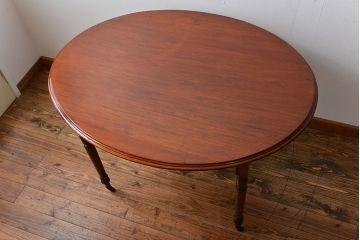 アンティーク家具　イギリスアンティーク　天板マホガニー材のシンプルなラウンドダイニングテーブル