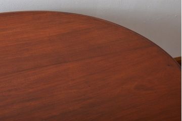 アンティーク家具　イギリスアンティーク　天板マホガニー材のシンプルなラウンドダイニングテーブル