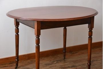 アンティーク家具　イギリスアンティーク　天板マホガニー材のシンプルなラウンドダイニングテーブル