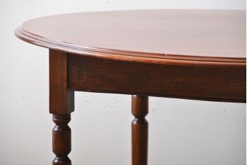 アンティーク家具　イギリスアンティーク　天板マホガニー材のシンプルなラウンドダイニングテーブル