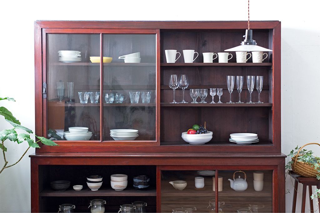 アンティーク家具　和製アンティーク　古い木製の引き戸付き大型重ね収納棚