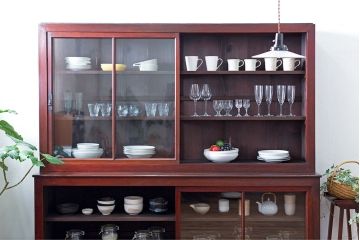 アンティーク家具　和製アンティーク　古い木製の引き戸付き大型重ね収納棚