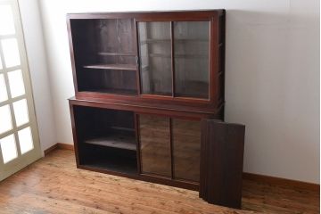 アンティーク家具　和製アンティーク　古い木製の引き戸付き大型重ね収納棚