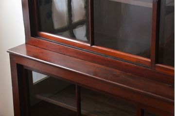 アンティーク家具　和製アンティーク　古い木製の引き戸付き大型重ね収納棚