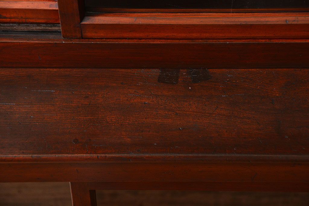 アンティーク家具　和製アンティーク　古い木製の引き戸付き大型重ね収納棚