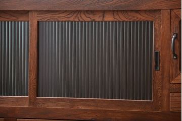 アンティーク家具　和製アンティーク　モールガラス入り!前面欅材の大ぶりな脚付き収納棚