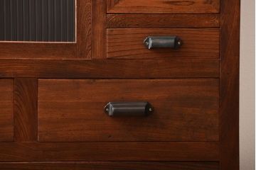 アンティーク家具　和製アンティーク　モールガラス入り!前面欅材の大ぶりな脚付き収納棚