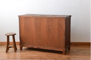 アンティーク家具　和製アンティーク　モールガラス入り!前面欅材の大ぶりな脚付き収納棚