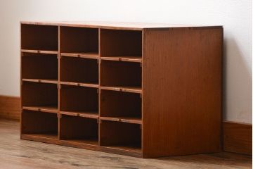 レトロ家具　昭和レトロ　古い木製の小ぶりな横型アンティーク書類棚(カルテケース)