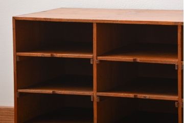 レトロ家具　昭和レトロ　古い木製の小ぶりな横型アンティーク書類棚(カルテケース)