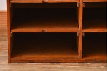 レトロ家具　昭和レトロ　古い木製の小ぶりな横型アンティーク書類棚(カルテケース)