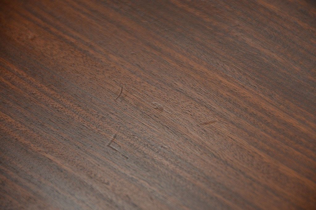 ヴィンテージ家具　【北欧ビンテージ・ダイニングテーブル】　ローズウッド材!シンプルでおしゃれな高級ダイニングテーブル