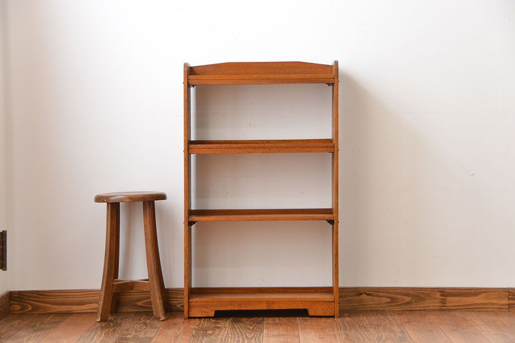 アンティーク家具　アンティーク　ナチュラルな木味のシンプルな本棚