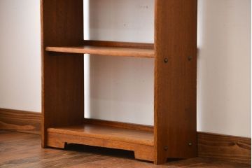 アンティーク家具　アンティーク　ナチュラルな木味のシンプルな本棚