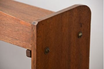 アンティーク家具　アンティーク　ナチュラルな木味のシンプルな本棚