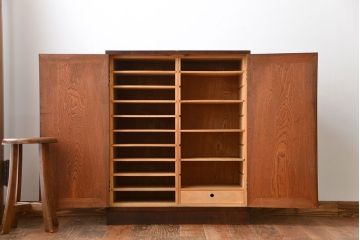 アンティーク家具　和製アンティーク　古い無垢材の木製戸棚