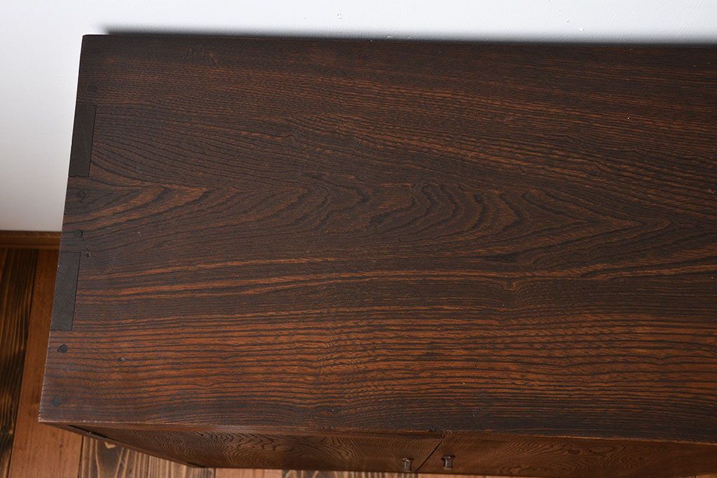 アンティーク家具　和製アンティーク　古い無垢材の木製戸棚