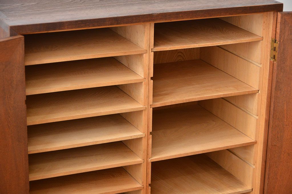 アンティーク家具　和製アンティーク　古い無垢材の木製戸棚