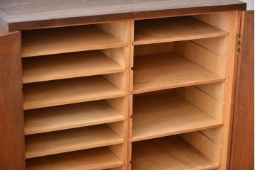 アンティーク家具　和製アンティーク　古い無垢材の木製戸棚