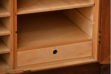 アンティーク家具　和製アンティーク　古い無垢材の木製戸棚